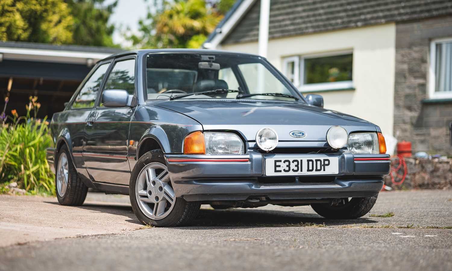 Lot 166 - 1987 Ford Escort XR3i