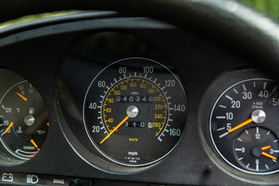 Lot 255 - 1984 Mercedes-Benz 500 SL