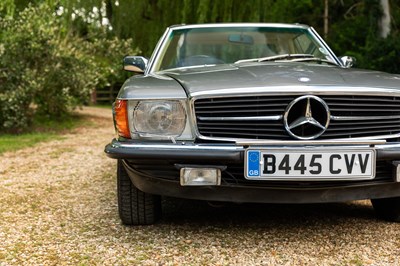 Lot 255 - 1984 Mercedes-Benz 500 SL