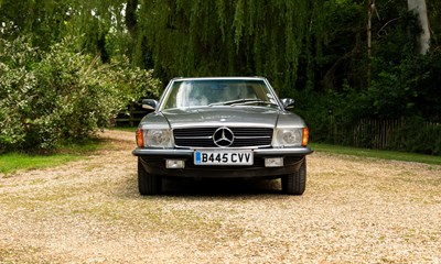 Lot 255 - 1984 Mercedes-Benz 500 SL