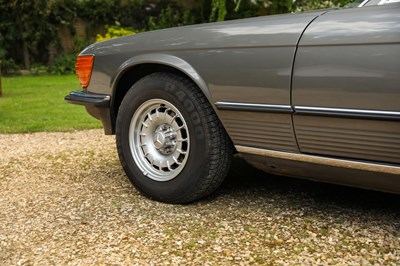 Lot 255 - 1984 Mercedes-Benz 500 SL