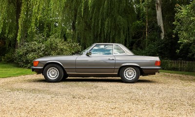 Lot 255 - 1984 Mercedes-Benz 500 SL