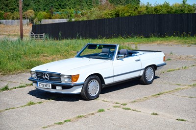 Lot 261 - 1986 Mercedes-Benz 560SL