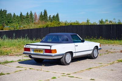 Lot 261 - 1986 Mercedes-Benz 560SL