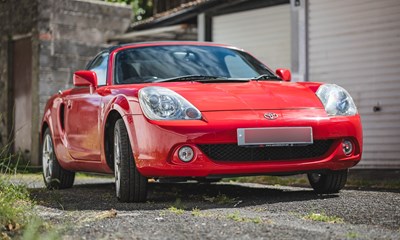 Lot 103 - 2004 Toyota MR2