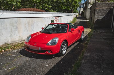 Lot 103 - 2004 Toyota MR2