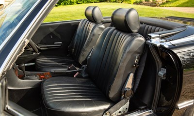 Lot 285 - 1983 Mercedes-Benz 380SL / 500SL
