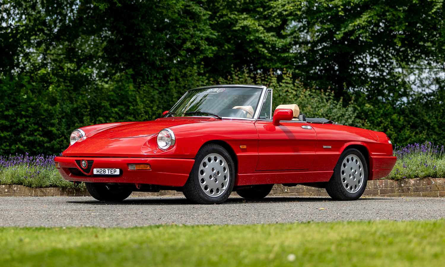 Lot 130 - 1990 Alfa Romeo Spider 2.0