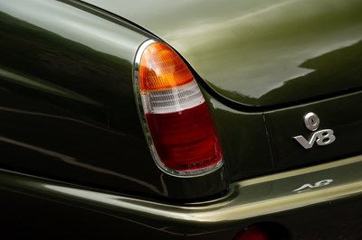 Lot 115 - 1995 MG RV8