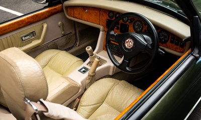 Lot 115 - 1995 MG RV8