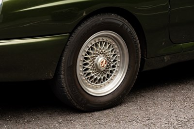 Lot 115 - 1995 MG RV8