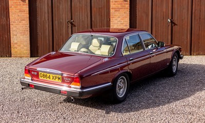 Lot 107 - 1990 Daimler Double Six Series III
