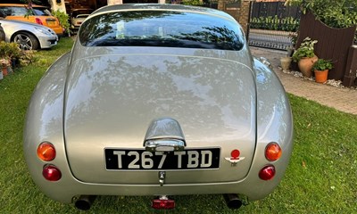 Lot 136 - 1999 Z GT by Classic Coachworks