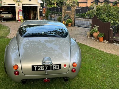 Lot 136 - 1999 Z GT by Classic Coachworks