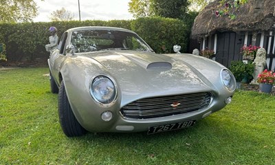 Lot 136 - 1999 Z GT by Classic Coachworks