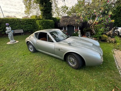 Lot 136 - 1999 Z GT by Classic Coachworks