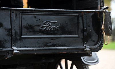 Lot 175 - 1925 Ford Model T Two Seat Runabout / Pick-Up Truck or Van