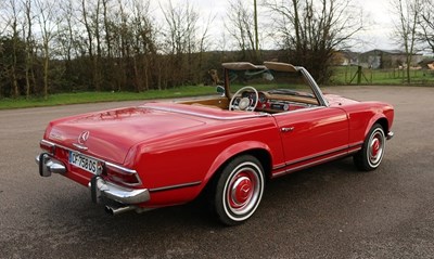 Lot 162 - 1964 Mercedes-Benz 230 SL Pagoda