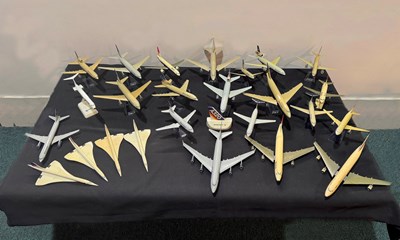 Lot 14 - Collection of vintage desk top planes
