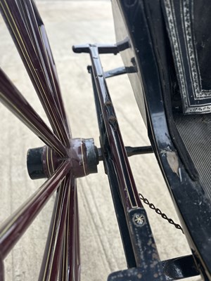 Lot 12 - Hooded Gig Horse Carriage