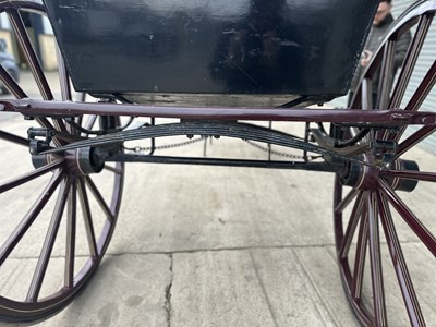 Lot 12 - Hooded Gig Horse Carriage