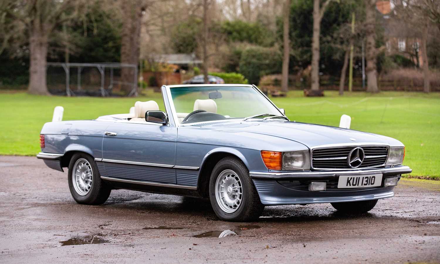 Lot 1 - 1985 Mercedes-Benz 500SL