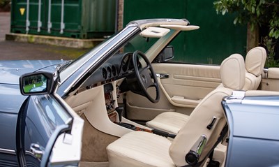 Lot 1 - 1985 Mercedes-Benz 500SL
