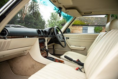 Lot 1 - 1985 Mercedes-Benz 500SL