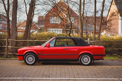 Lot 172 - 1993 BMW 318i Lux Convertible