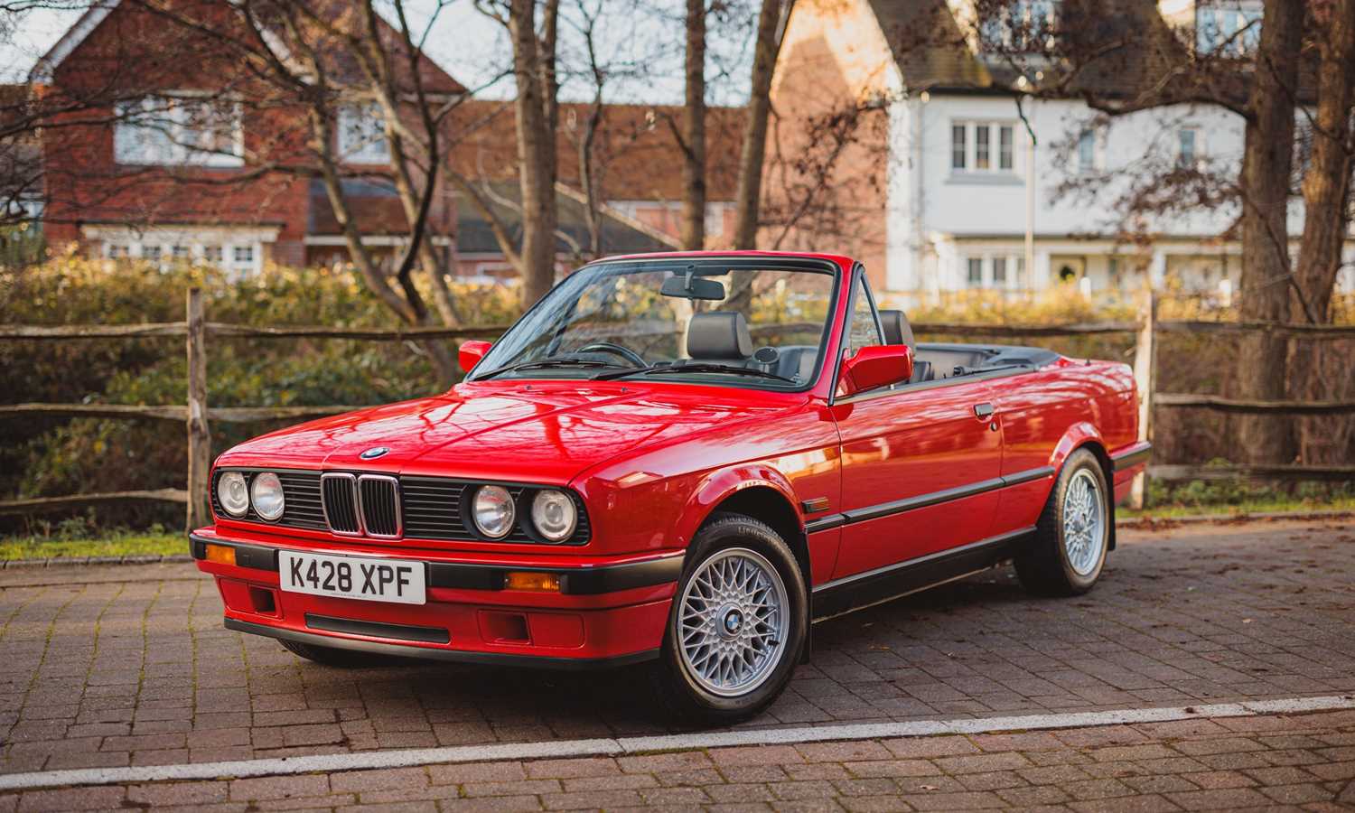 Lot 172 - 1993 BMW 318i Lux Convertible