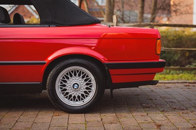 Lot 172 - 1993 BMW 318i Lux Convertible