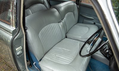 Lot 122 - 1968 Jaguar 420