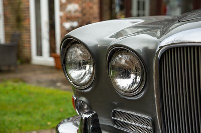 Lot 122 - 1968 Jaguar 420