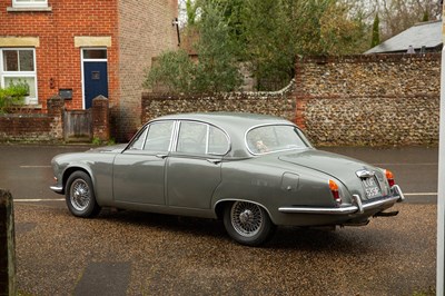 Lot 122 - 1968 Jaguar 420