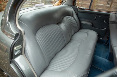 Lot 122 - 1968 Jaguar 420