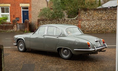 Lot 122 - 1968 Jaguar 420
