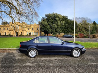 Lot 10 - 2000 BMW 523i SE