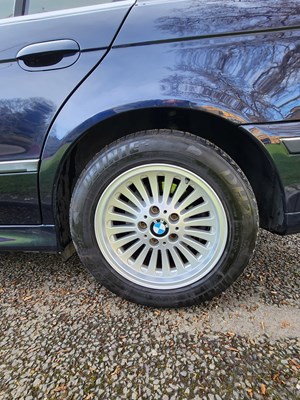 Lot 10 - 2000 BMW 523i SE