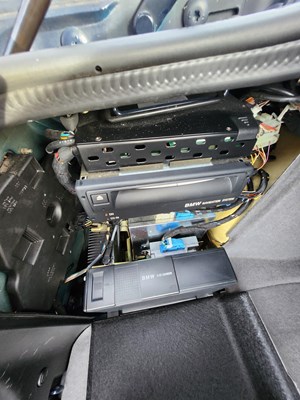 Lot 10 - 2000 BMW 523i SE