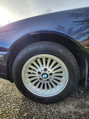 Lot 10 - 2000 BMW 523i SE