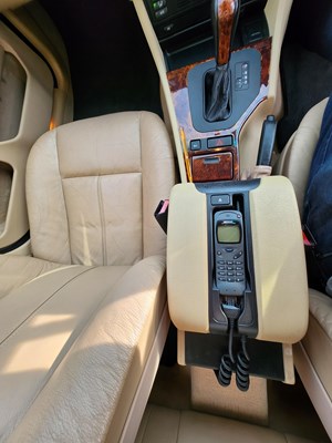 Lot 10 - 2000 BMW 523i SE