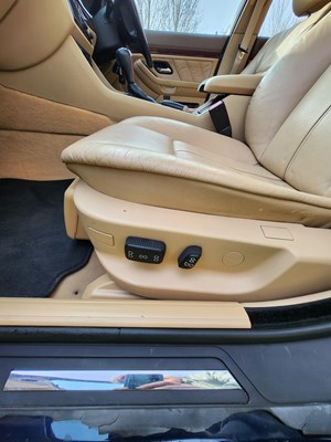 Lot 10 - 2000 BMW 523i SE