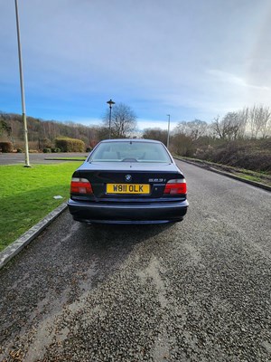 Lot 10 - 2000 BMW 523i SE