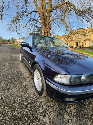 Lot 10 - 2000 BMW 523i SE