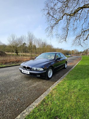 Lot 10 - 2000 BMW 523i SE