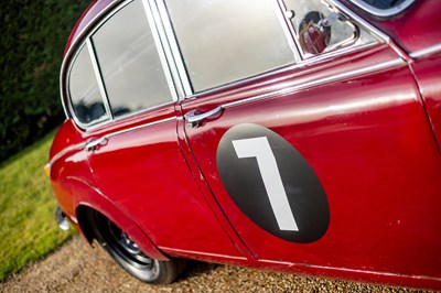 Lot 173 - 1968 Daimler 250 V8