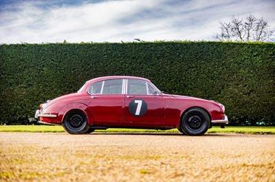 Lot 173 - 1968 Daimler 250 V8