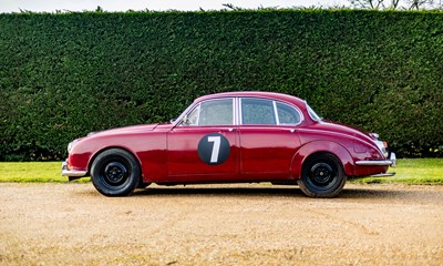 Lot 173 - 1968 Daimler 250 V8