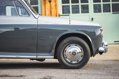 Lot 115 - 1963 Rover P4 110
