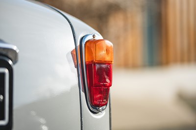 Lot 115 - 1963 Rover P4 110
